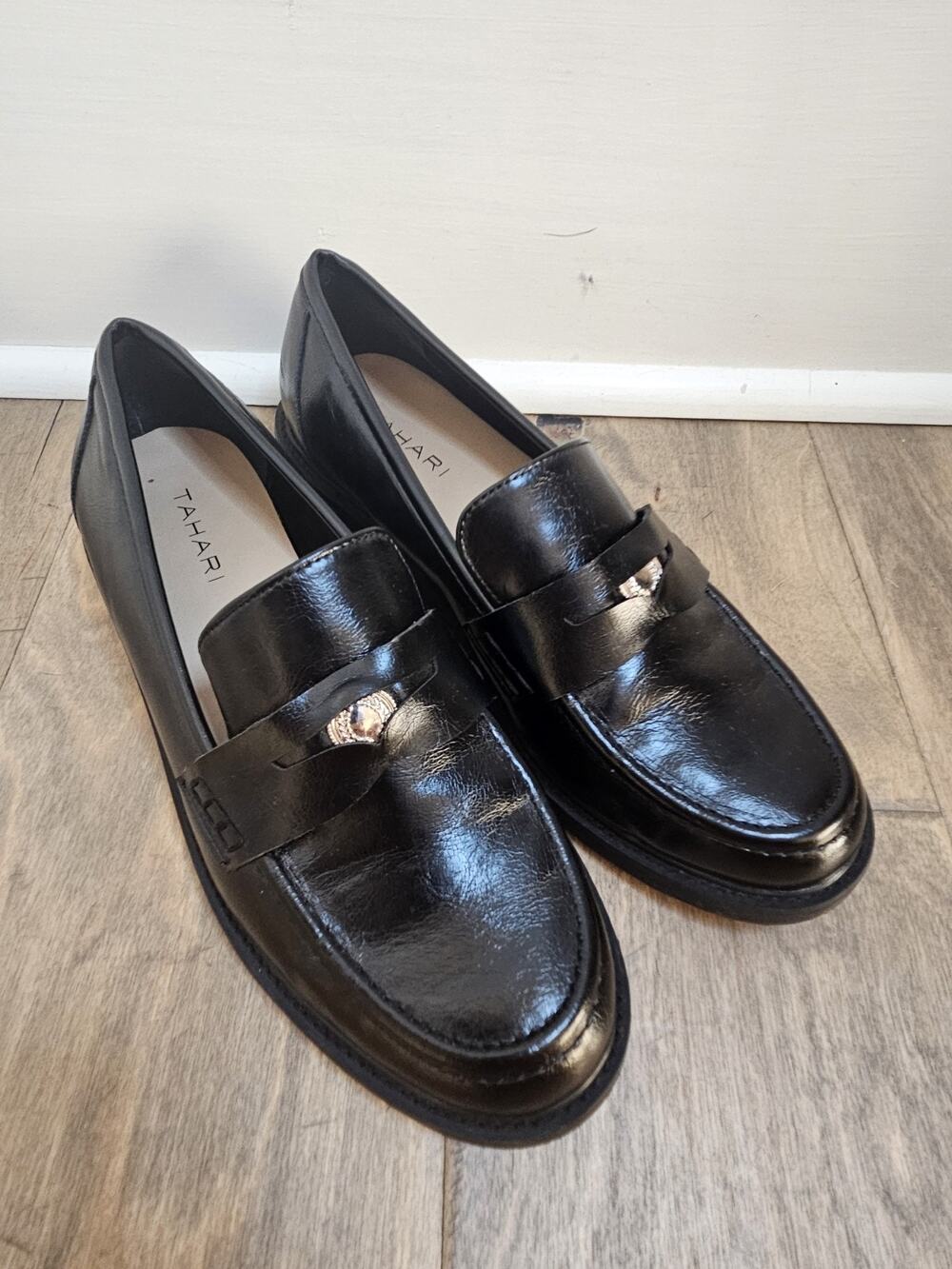 LN TAHARI Black Leather Penny Loafers SIZE 8.5 Womens